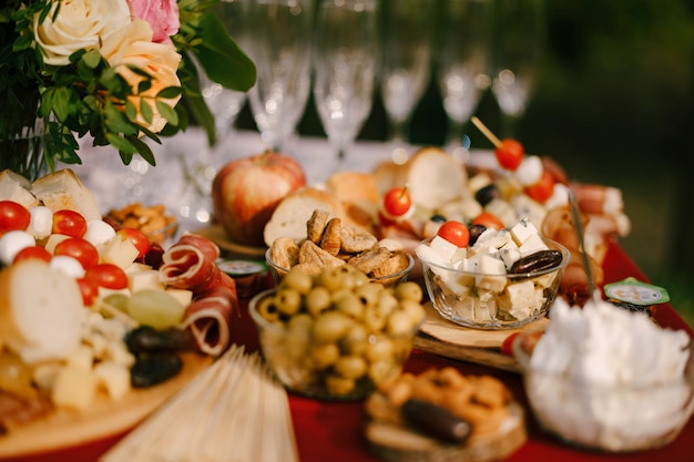 Foto nahaufnahme von früchten auf dem tisch