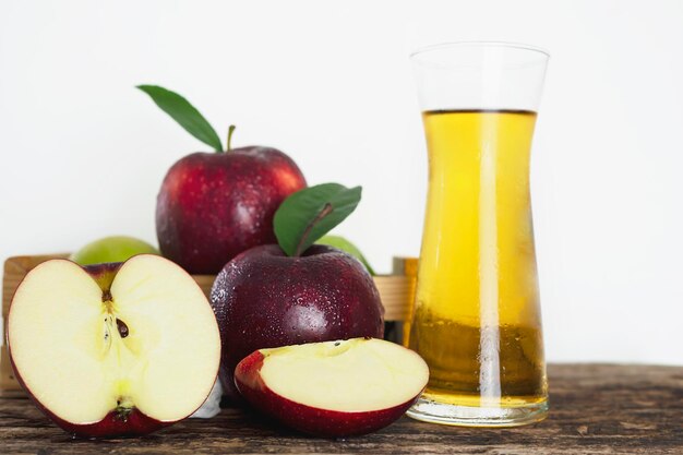 Foto nahaufnahme von früchten im glas auf dem tisch