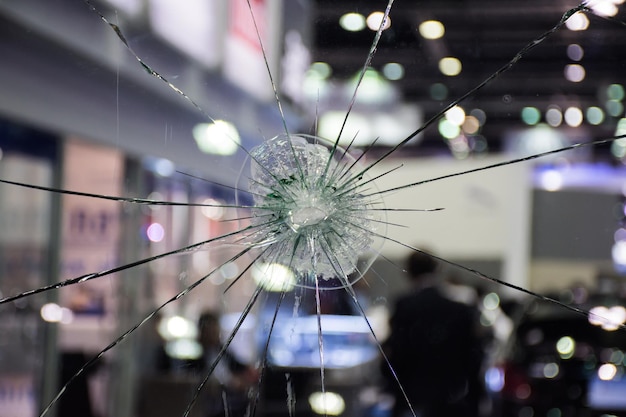 Nahaufnahme von gebrochenem Glas