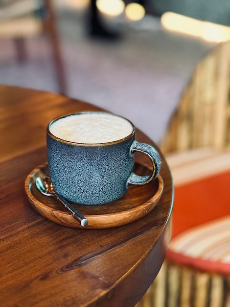 Nahaufnahme von Kaffee auf dem Tisch