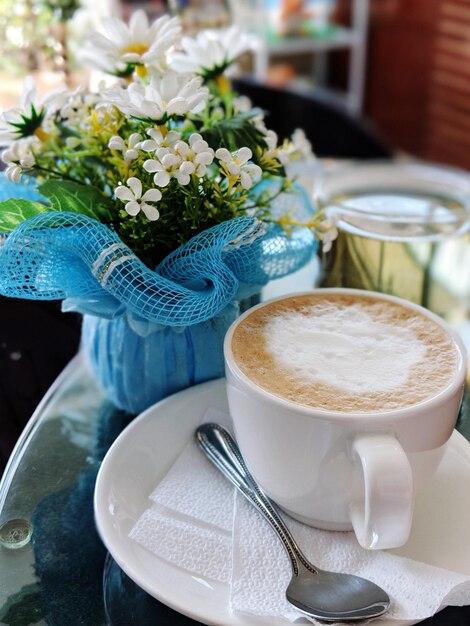 Foto nahaufnahme von kaffee auf dem tisch