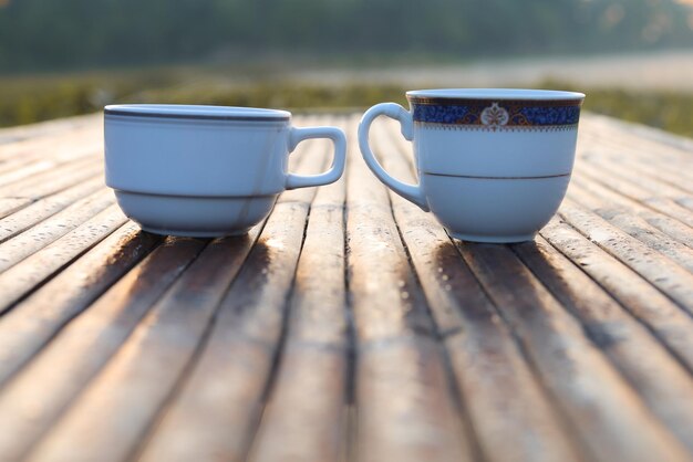 Nahaufnahme von Kaffee auf dem Tisch