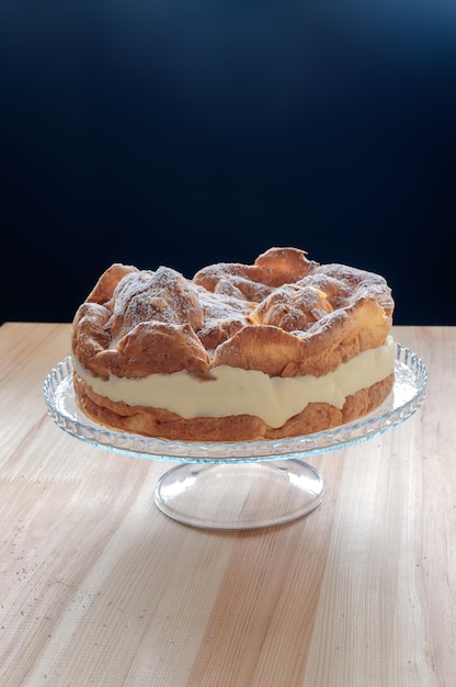 Foto nahaufnahme von kuchen auf dem tisch