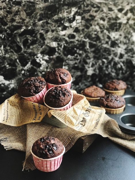 Foto nahaufnahme von kuchen auf dem tisch