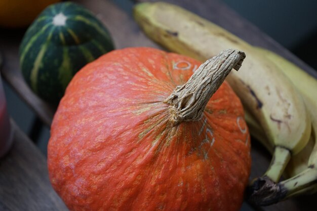 Foto nahaufnahme von kürbissen zum verkauf auf dem markt