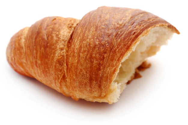 Nahaufnahme von leckeren Croissants auf weißem Hintergrund