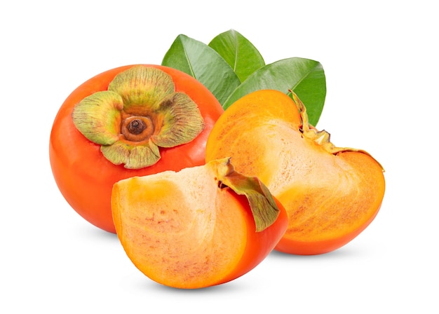 Nahaufnahme von Orangenfrüchten vor weißem Hintergrund
