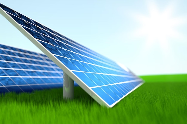 Nahaufnahme von Solarmodulen auf einem Rasenfeld