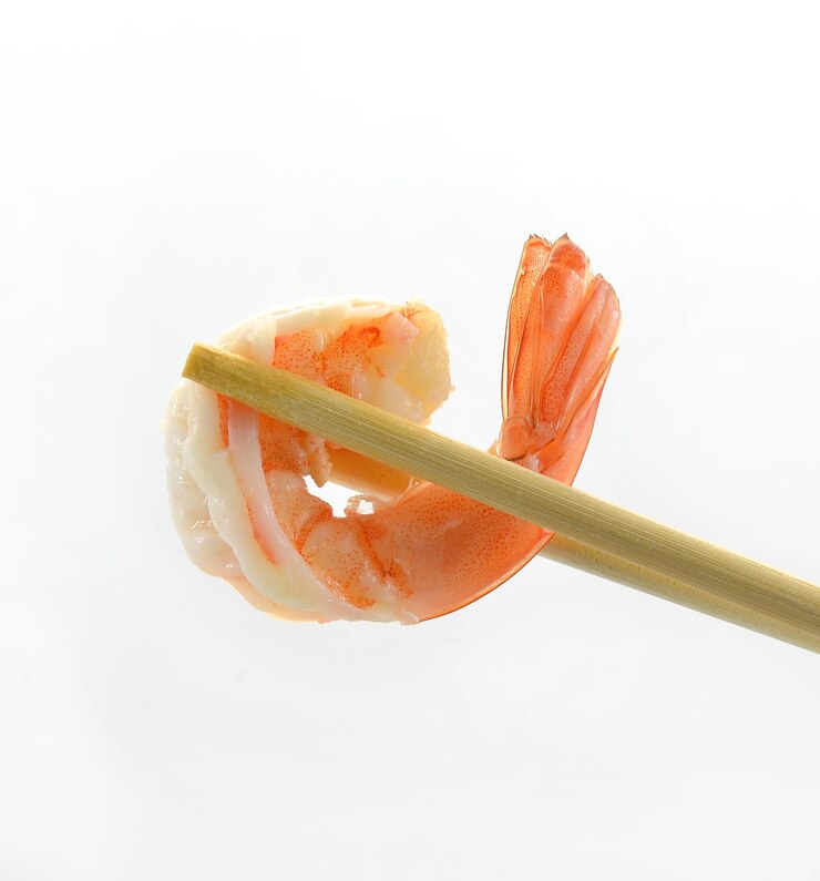 Foto nahaufnahme von sushi vor weißem hintergrund