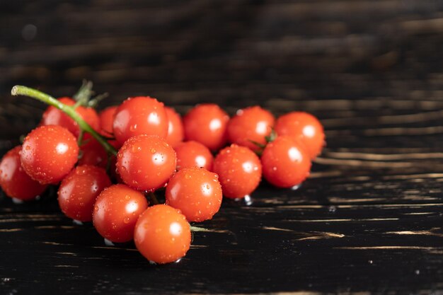 Foto nahaufnahme von tomaten auf dem tisch