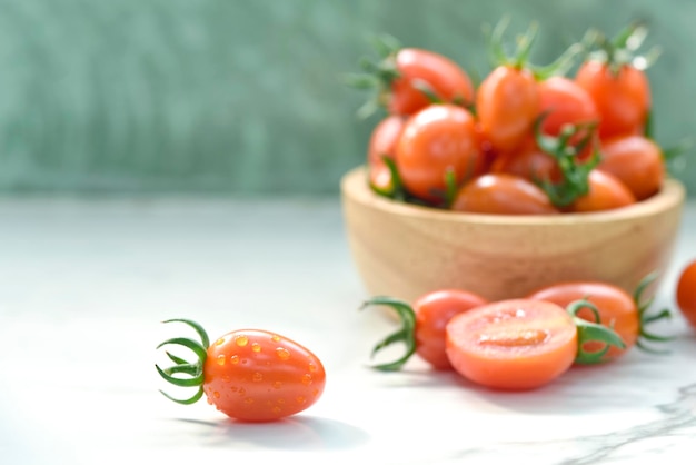 Foto nahaufnahme von tomaten auf dem tisch