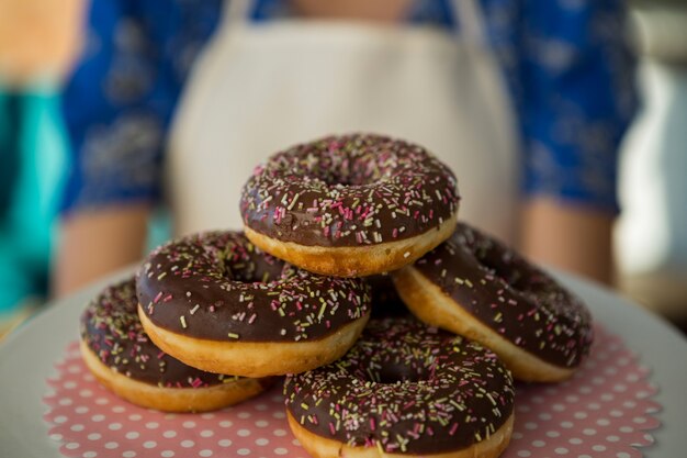 Nahaufnahme von verlockenden Donuts