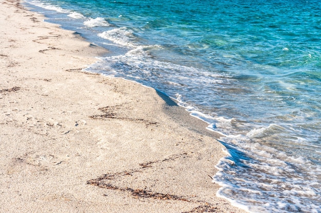 Nahaufnahme von Wasser am Strand