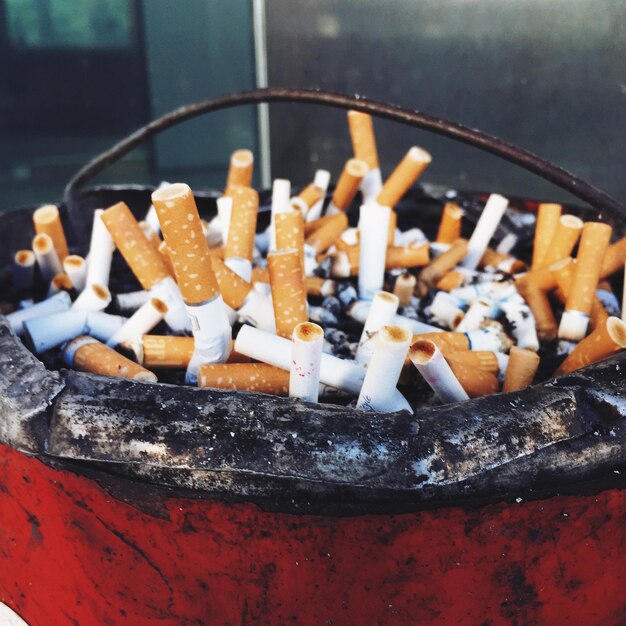Foto nahaufnahme von zigarettenstücken