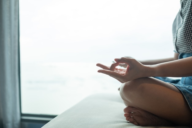 Nahaufnahmefinger der Yogapraxis, Balancekonzept