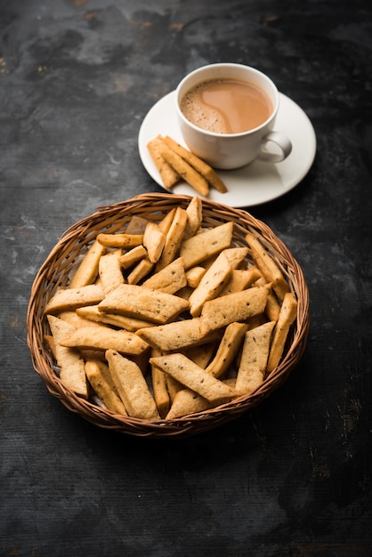 Namakpare o Salado Shakarpara, shakarpare o namkeen Shankarpali, comida popular de Diwali o merienda a la hora del té de Gujarat, India