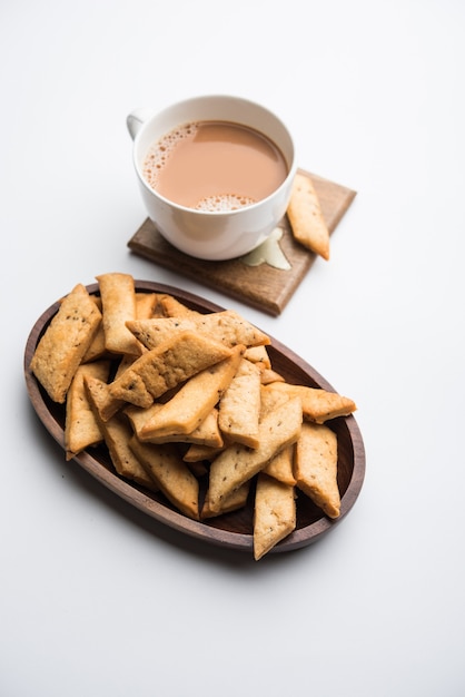 Namakpare o Salado Shakarpara, shakarpare o namkeen Shankarpali, comida popular de Diwali o merienda a la hora del té de Gujarat, India