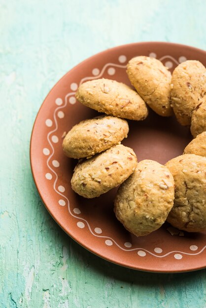 Nan khatai ou Nankhatai é um autêntico biscoito indiano doce e salgado sem ovos, carregado com frutas secas