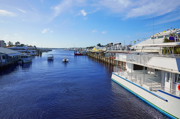 Naples Bay-Jachthafen in Florida USA