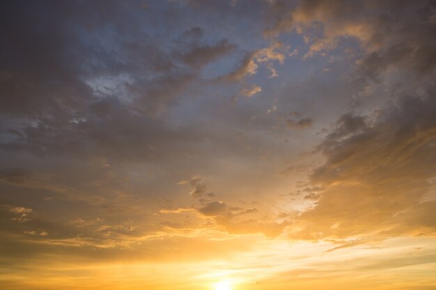 Naranja al atardecer