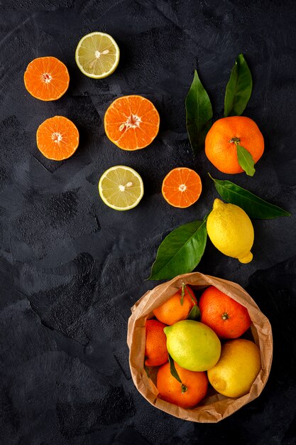 Foto naranjas, mandarinas y limones.