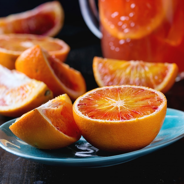 Naranjas sanguinas con jugo