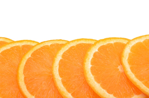 Naranjas en superficie blanca