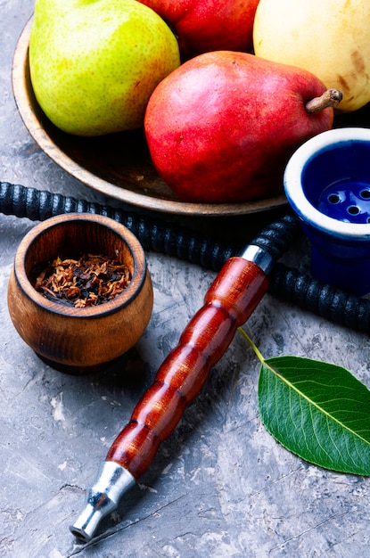 Foto narguile turco con tabaco de pera