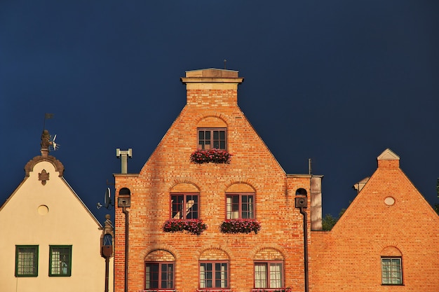 Nascer do sol em gdansk, no norte da polônia