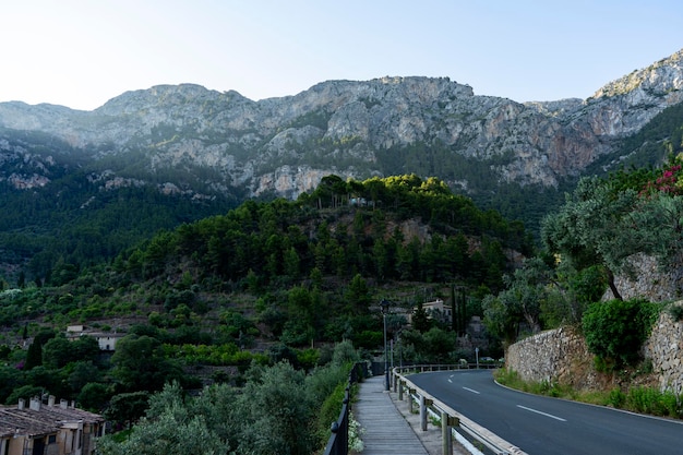 Foto nascer do sol nas montanhas de tramuntana em maiorca