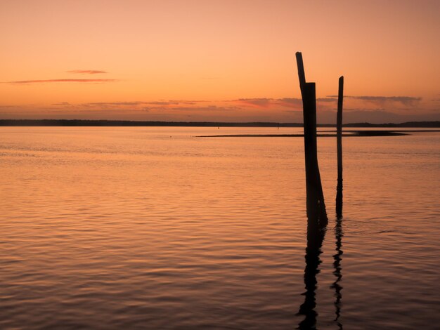 Nascer do sol sobre os everglades do lado leste da ilha chokoloskee.