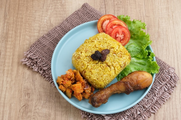 Nasi Kebuli, arroz árabe con hierbas y especias