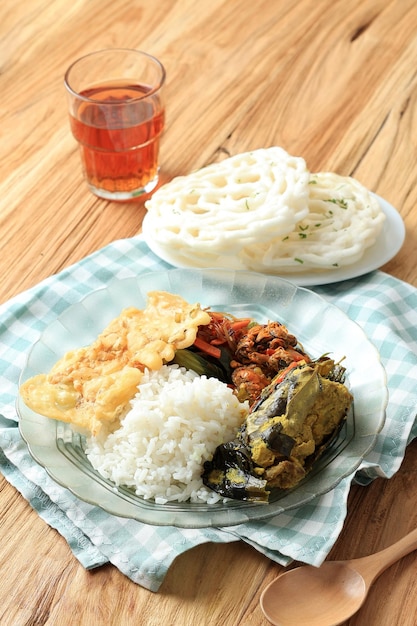 Nasi Rames oder Nasi Campur