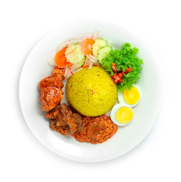 Nasi Tumpeng Mini Ayam daging Rice con pollo y ternera