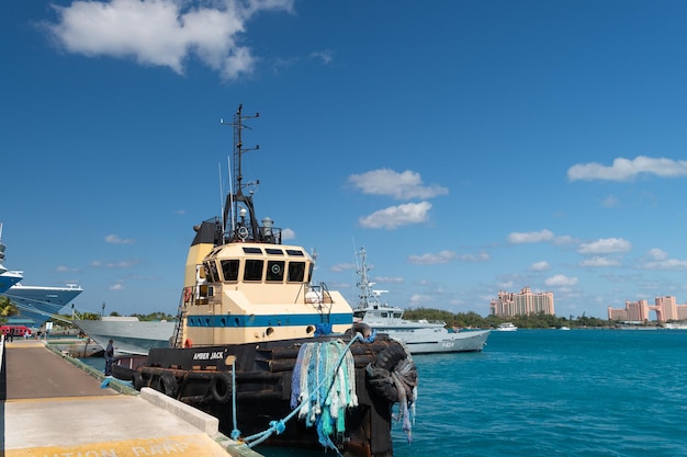 Nassau Bahamas 18 de fevereiro de 2016 rebocador amber jack atracado no porto