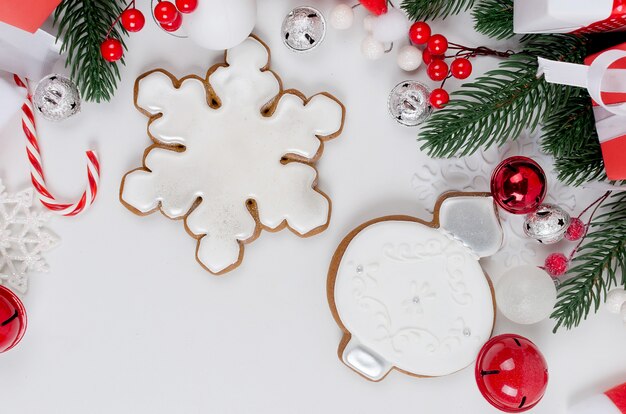 Natal com biscoitos de gengibre, presentes, brinquedos de Natal