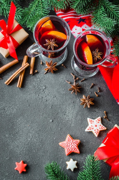 Natal com vinho quente e cachecol quentinho