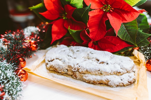 Natal Stollen com Tinsel e Flor Estrela de Natal ou Poinsettia