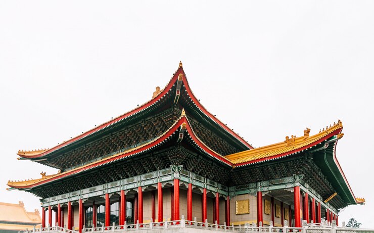 Foto national theatre hall de taiwan pelo portão principal à direita no national taiwan democracy square de chiang kai-shek memorial hall, destino de viagem em taipei, taiwan.