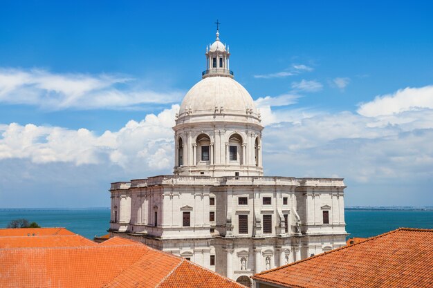 Nationales Pantheon (die Kirche Santa Engracia) ist ein Denkmal aus dem 17. Jahrhundert von Lissabon, Portugal