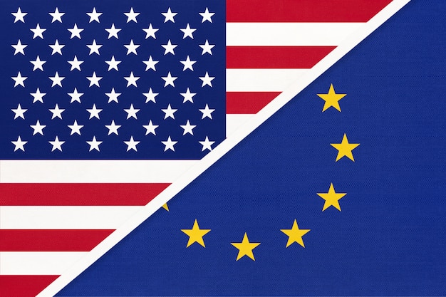 Nationalflagge USA gegen Europäische Union. Beziehung zwischen amerikanischen und europäischen Ländern.