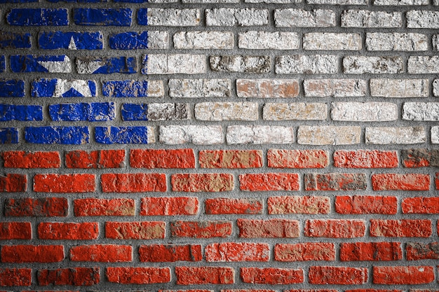 Nationalflagge von Chile auf einer alten Backsteinmauer