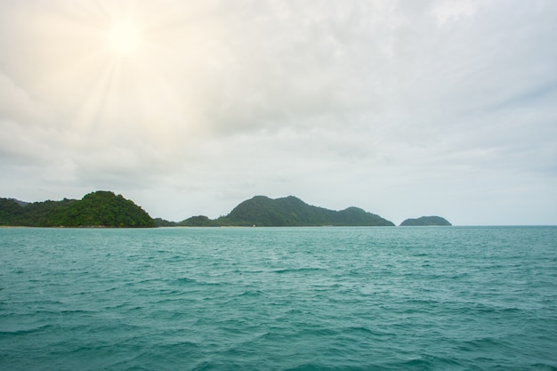 Natürlich schöne Aussicht auf das Meer Koh Chang