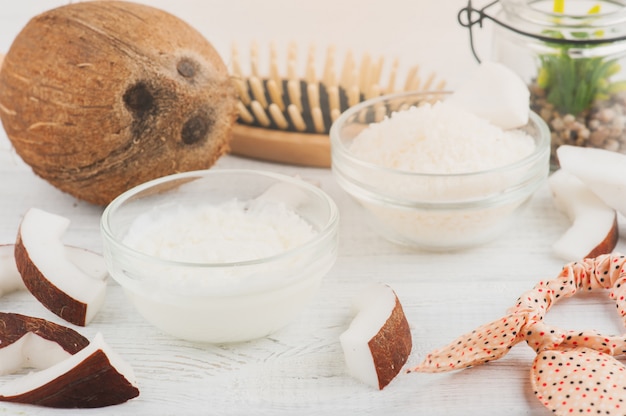 Natürliche Haarbehandlung mit Kokosnuss