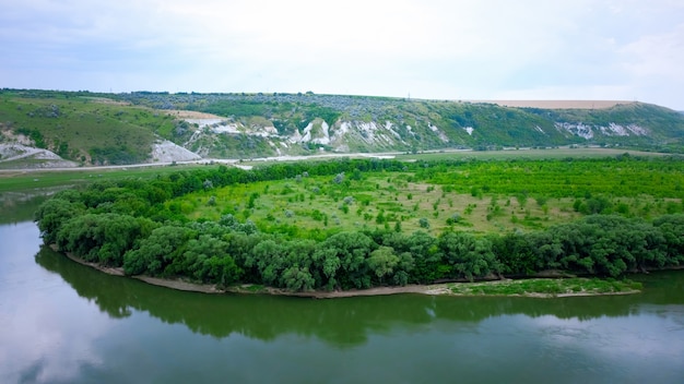 Natur mit Seen und Felsen