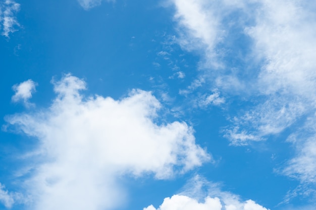 Natur. schöner Himmel mit Wolke.