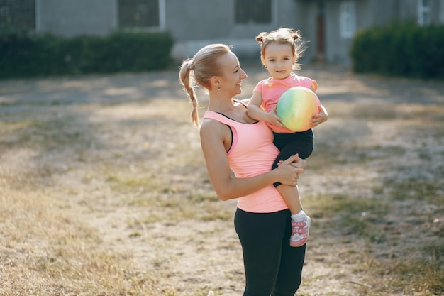 la naturaleza camiseta hija natural de color rosa