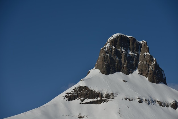 Foto naturaleza de invierno de montaña