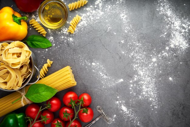 Foto la naturaleza muerta de la pasta italiana