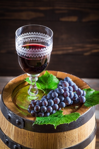 Foto naturaleza muerta con uvas